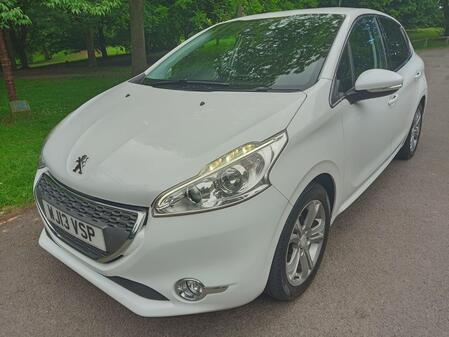 PEUGEOT 208 1.4 HDi Allure