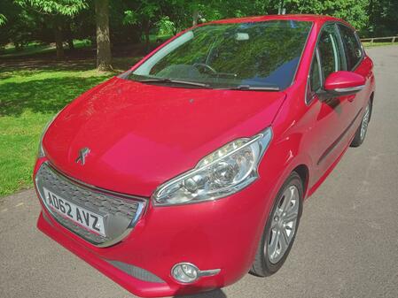 PEUGEOT 208 1.6 e-HDi Allure